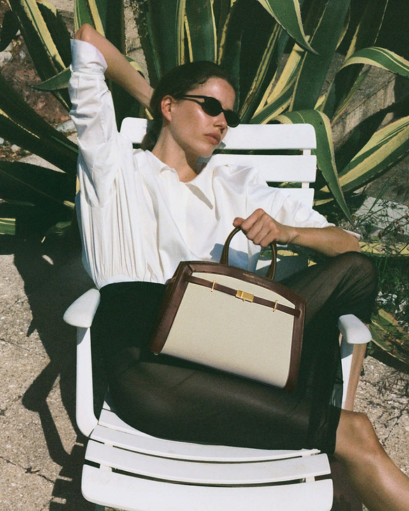 1600x2000 Midi_Hudson_Canvas_Black_Smooth_SS26_Campaign_f34132a8 7d79 4fe8 a16e f79dbf3aabf2