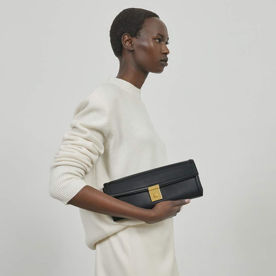 The Paris Clutch