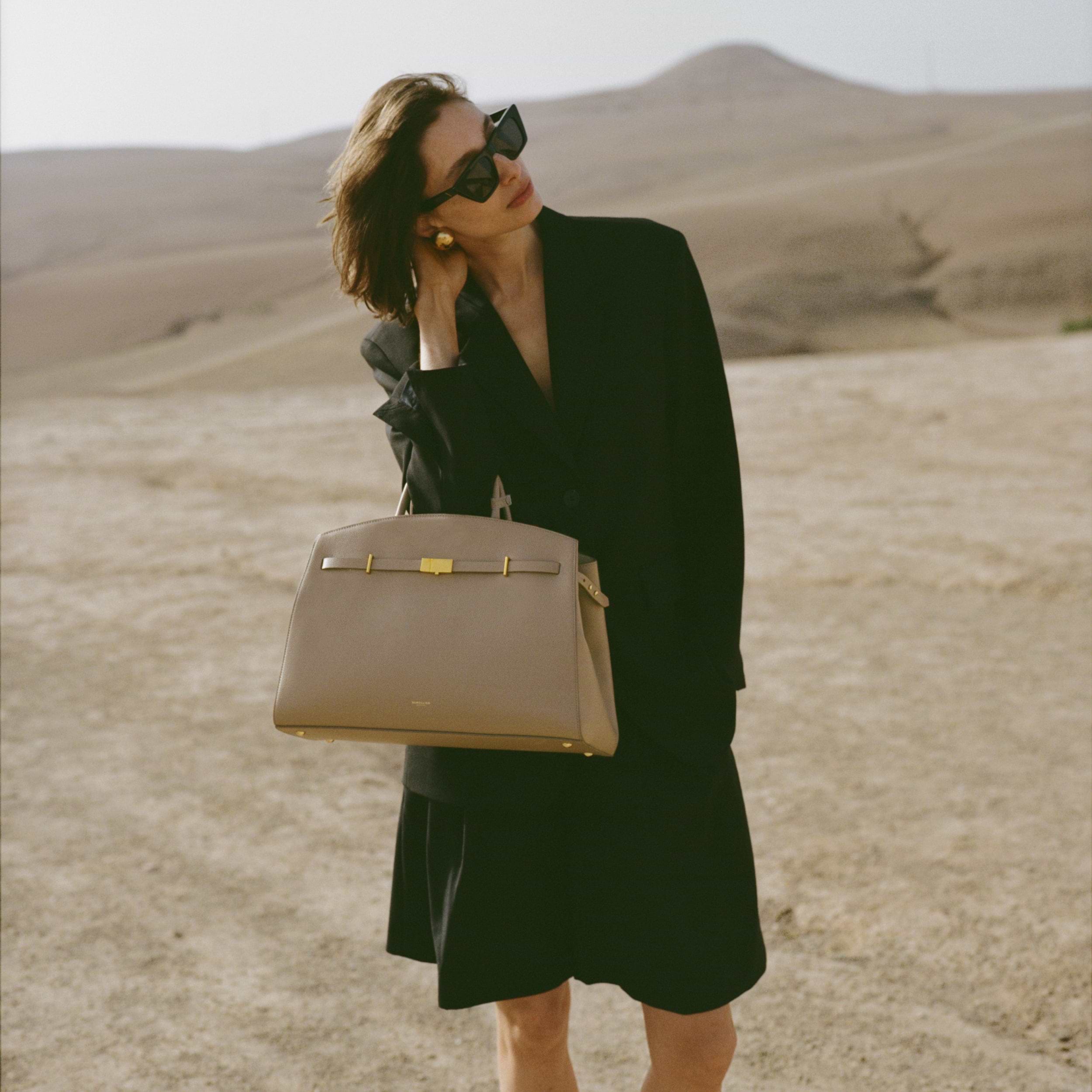 The Hudson | Dark Sand Small Grain | Demellier