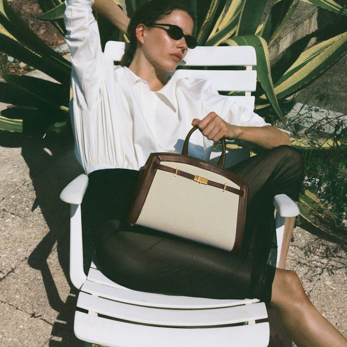 2500x2500 MidiHudsonCanvasBlackSmooth_SS26Campaign