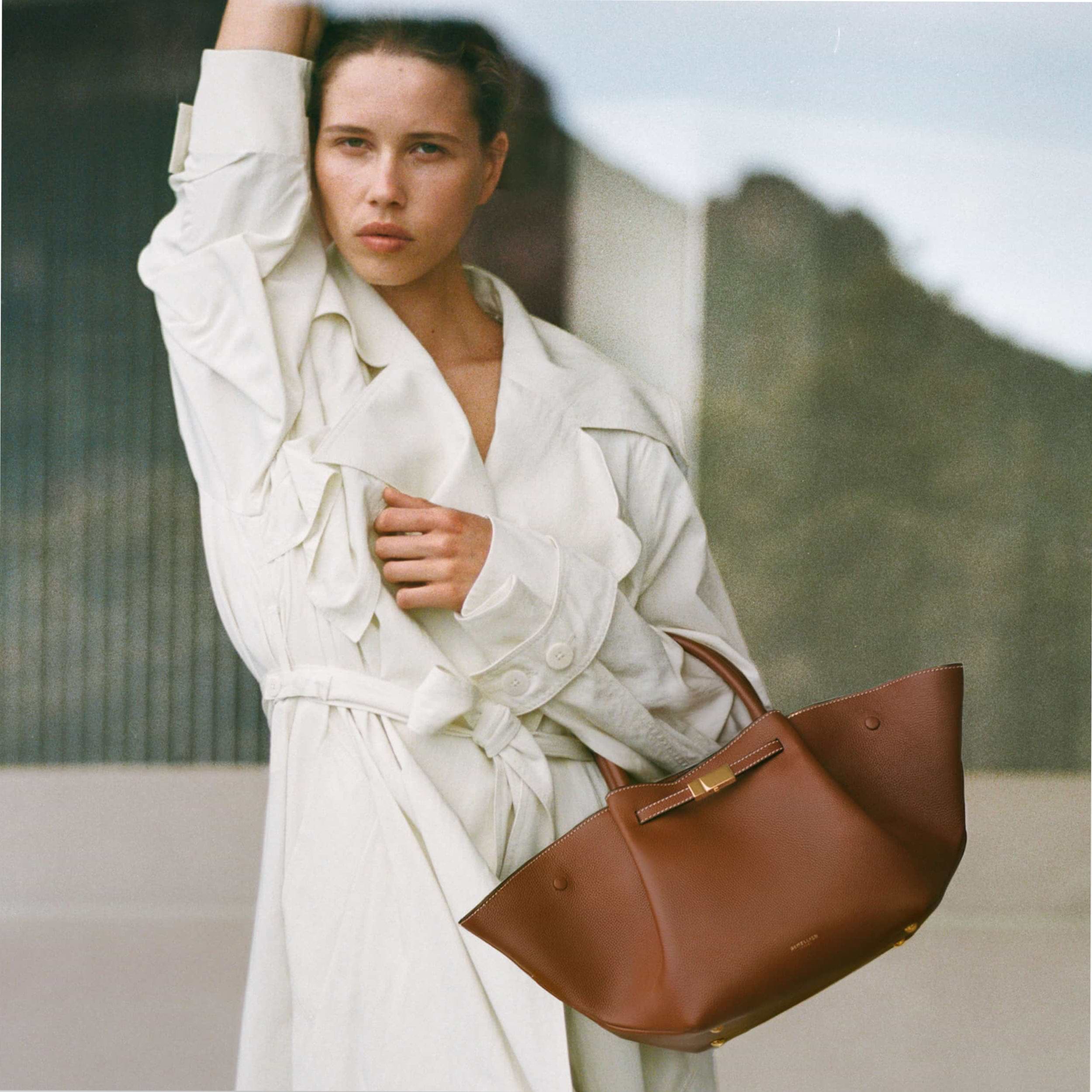 The Midi New York | Tan Small Grain Ecru Stitching | DeMellier