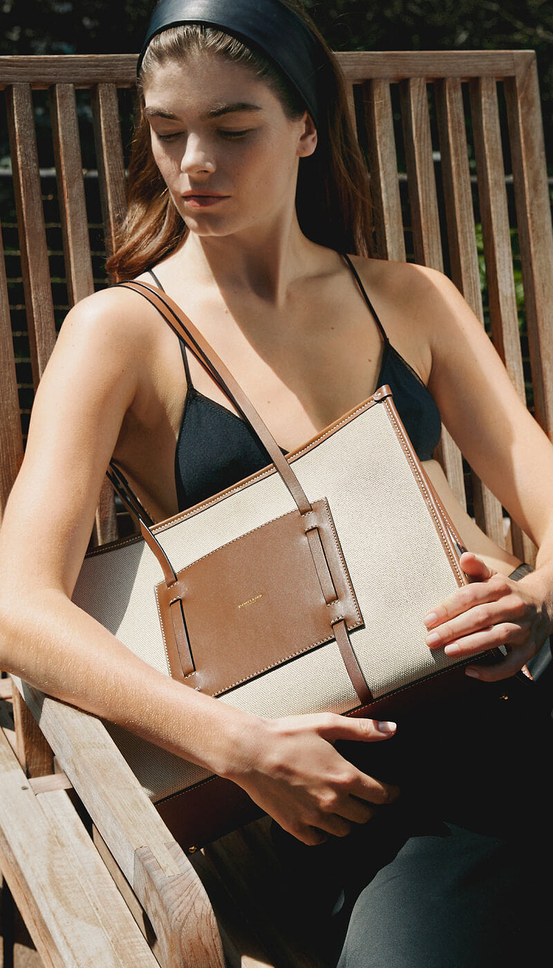 800x1400 Large_Capri_Canvas_Tan_Smooth_2_PF25_Campaign_df90bf67 ae0f 4bcc bedd 7a32a5fd0bcc