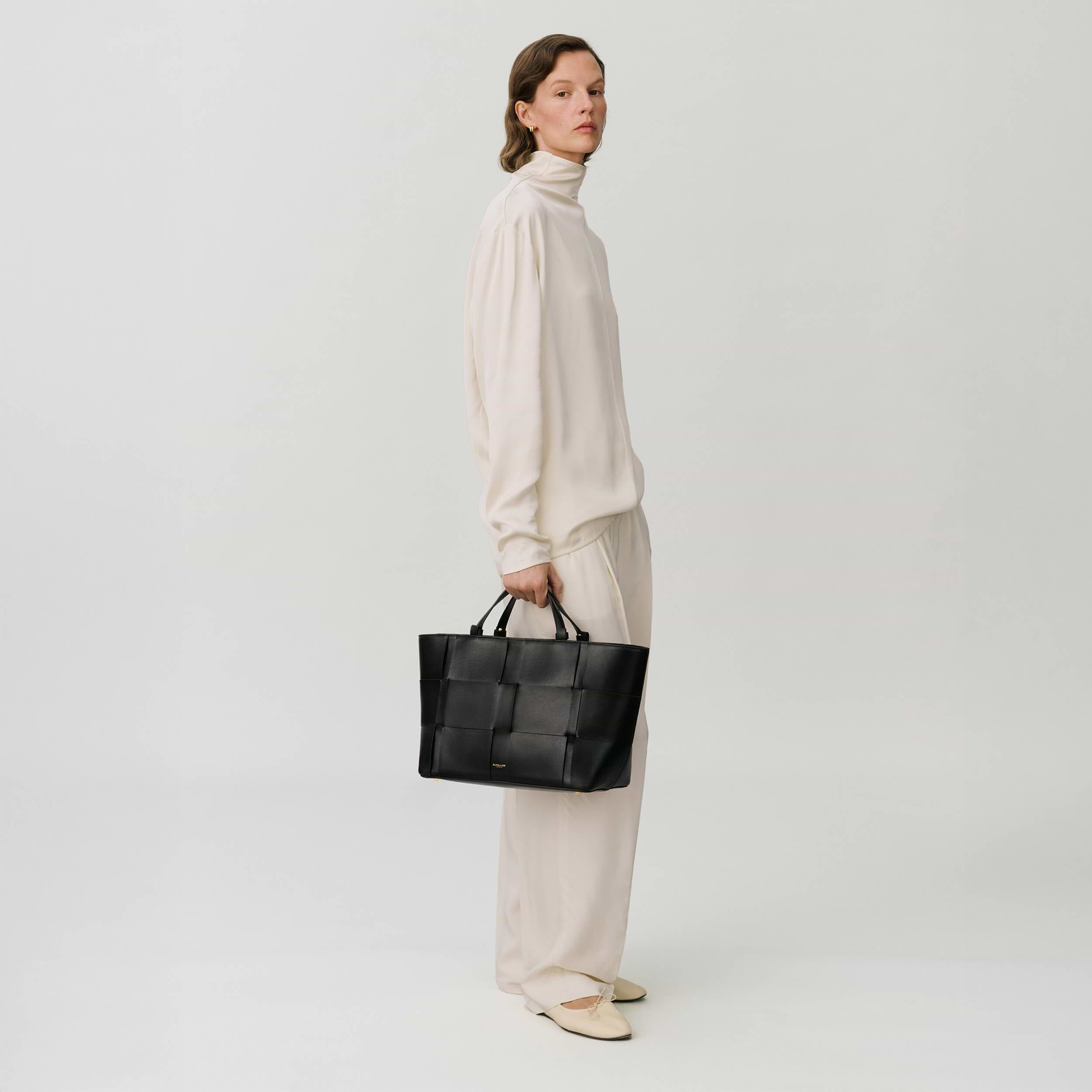 The Florence | Black Fine Grain | DeMellier The Florence | Black Fine Grain | DeMellier