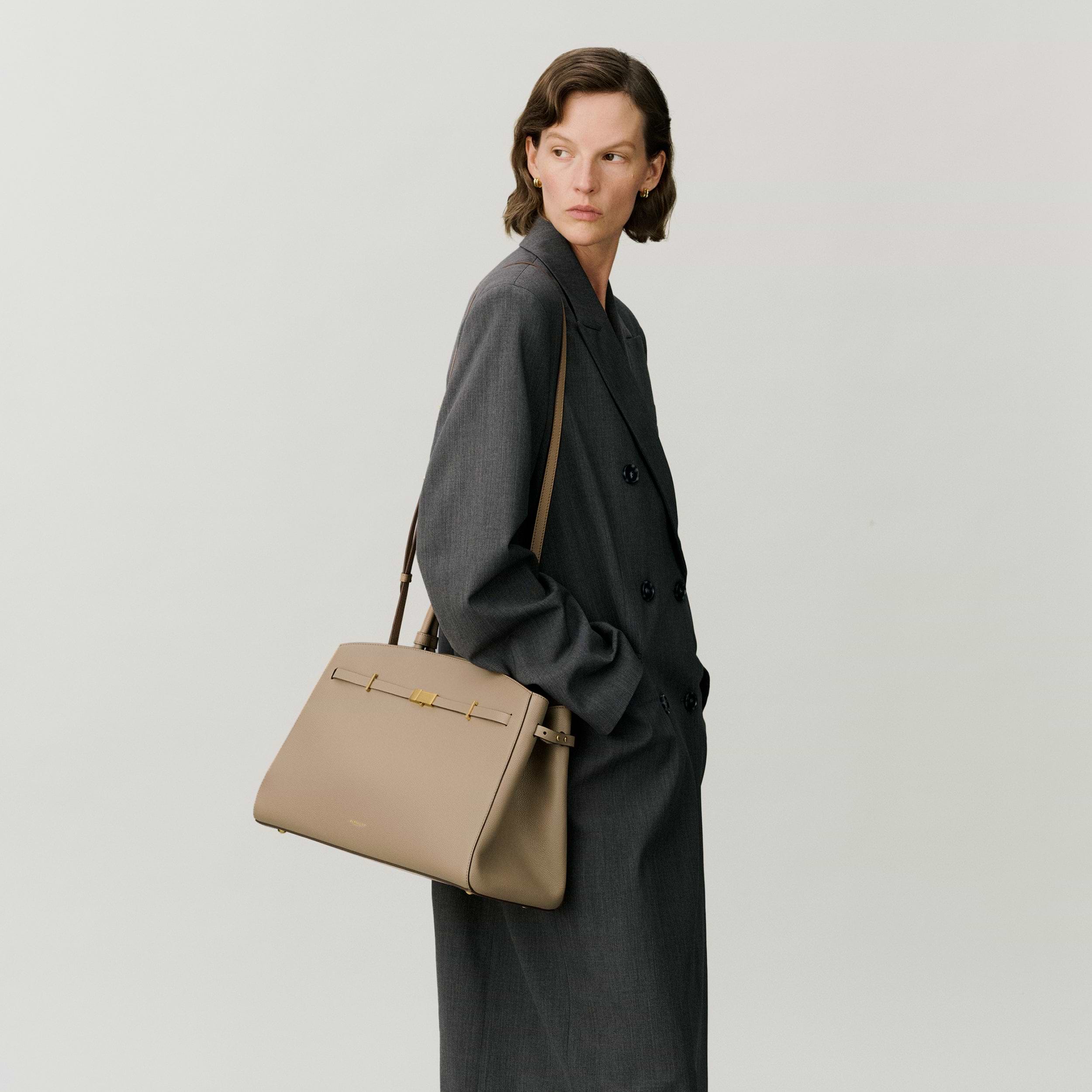 The Hudson | Dark Sand Small Grain | Demellier