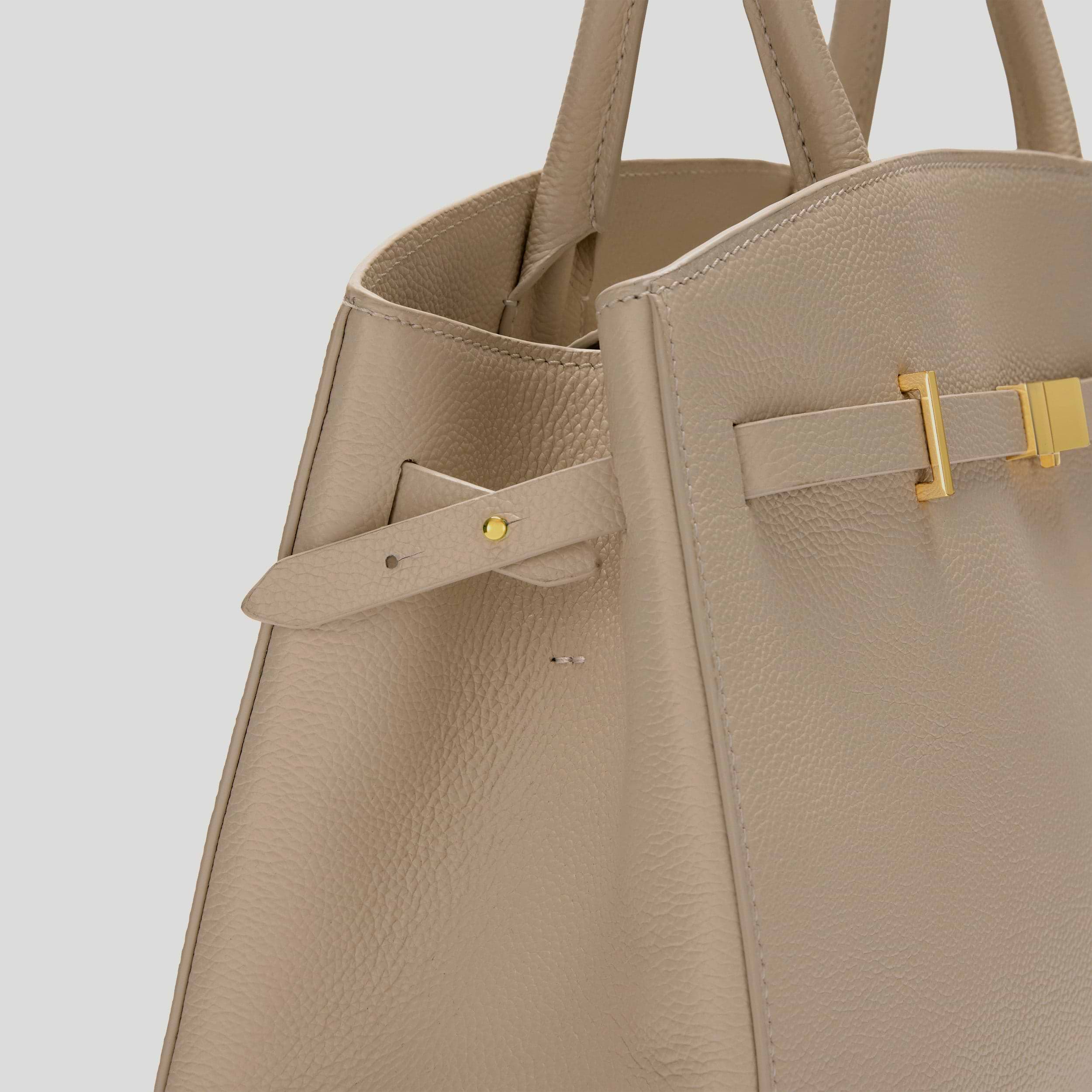 The Midi Hudson | Light Taupe Small Grain | DeMellier
