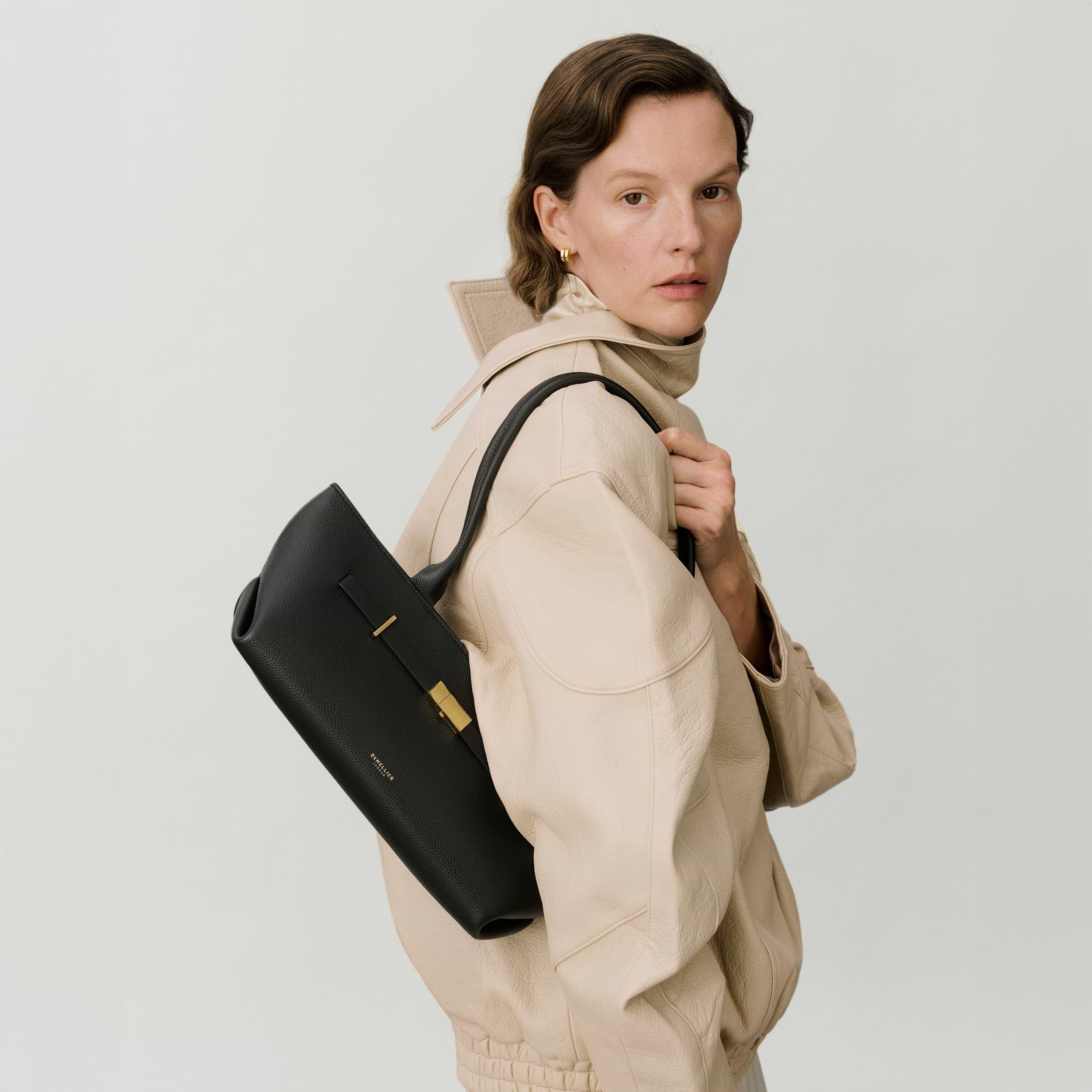 The New York Shoulder | Black Small Grain | DeMellier