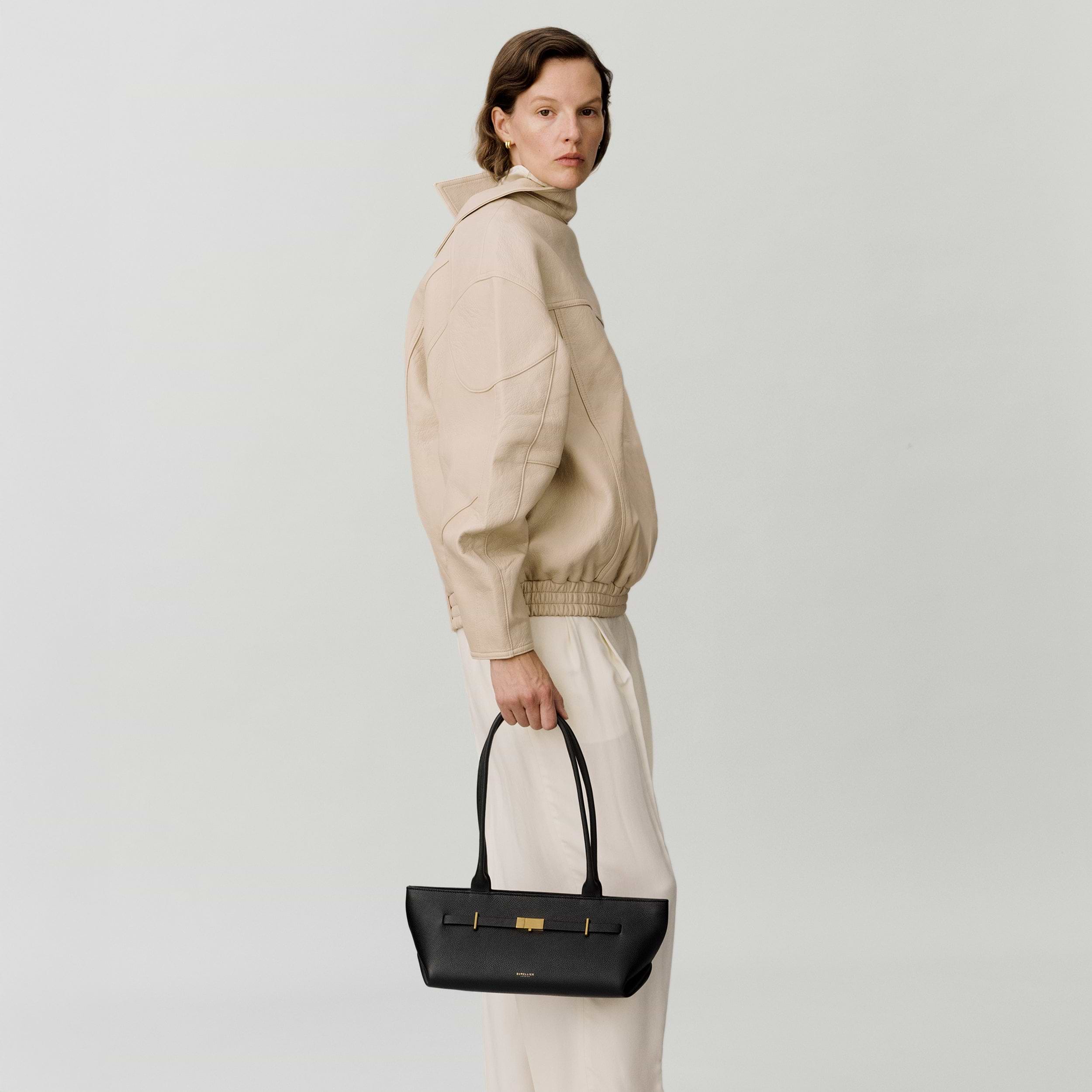 The New York Shoulder | Black Small Grain | DeMellier