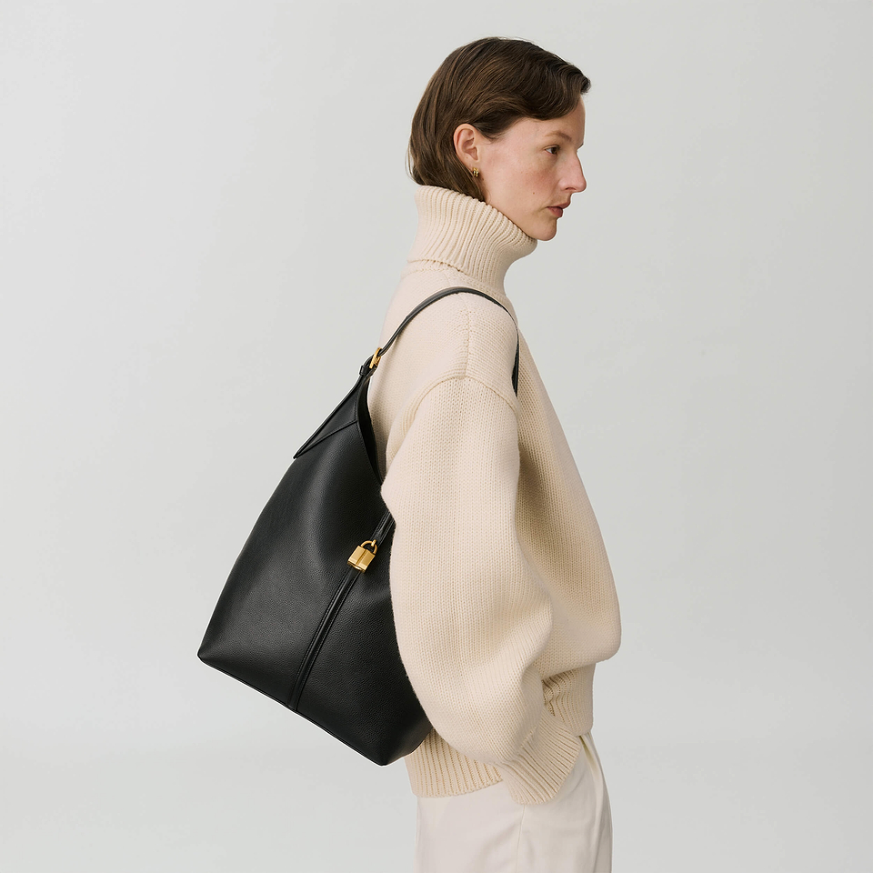 The Large Siena Bucket