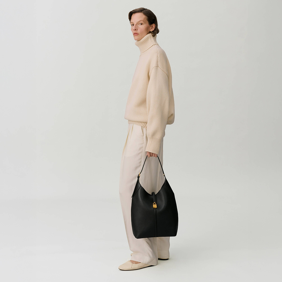 The Large Siena Bucket