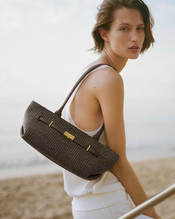 The Hudson | Dark Sand Small Grain | Demellier