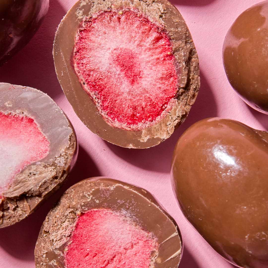 Freeze-dried strawberries in milk chocolate