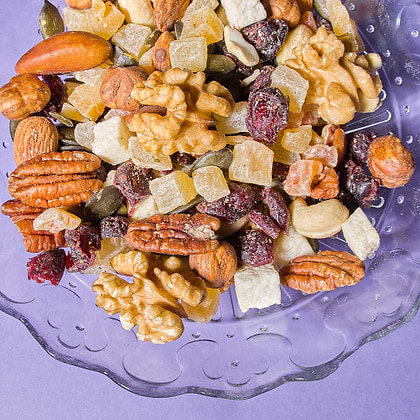 Premium Nuts and Dried Fruits Mix, 18 oz (1.1 lb) 500g