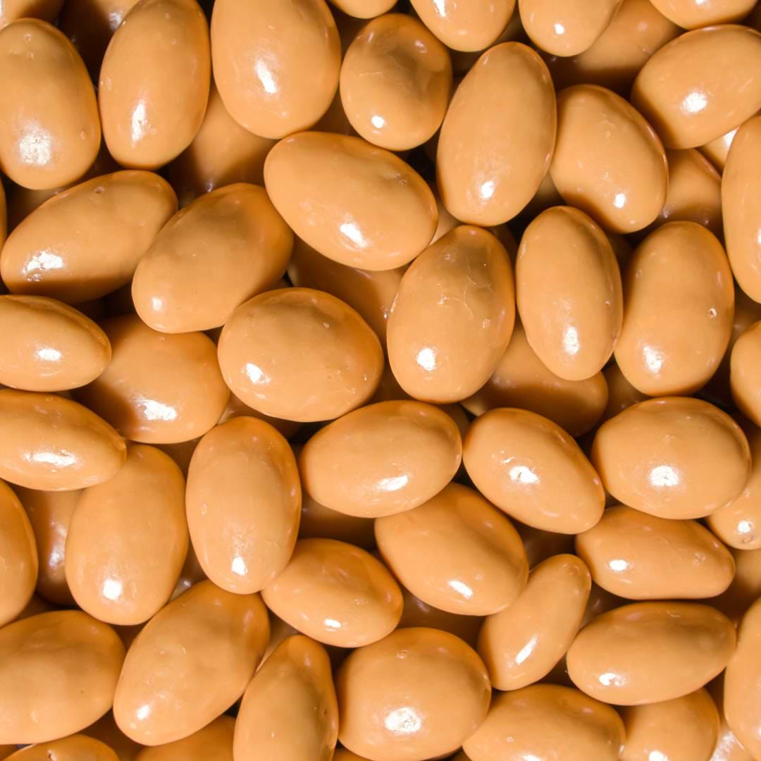 Almonds with caramel chocolate and sea salt