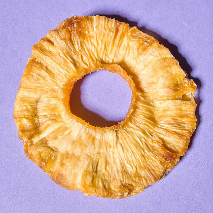 Dried pineapple-rings without additives