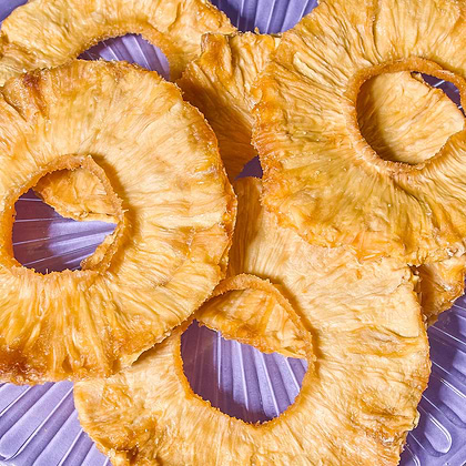 Dried pineapple-rings without additives