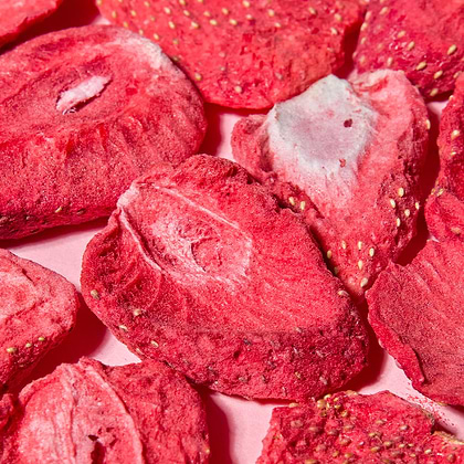 Freeze-dried strawberry slices