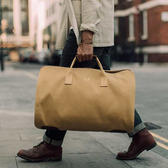 Bennett winch suit carrier holdall store