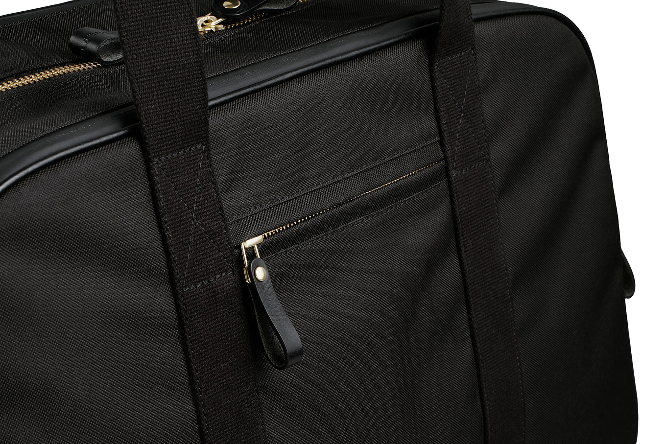 back view of the black sport duffel bag