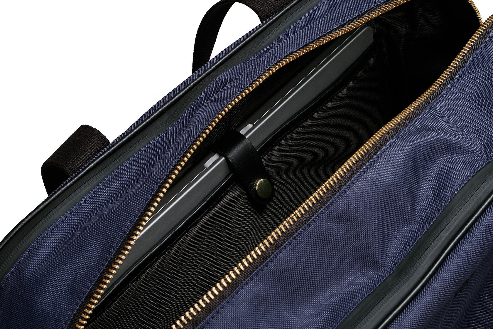 workout laptop bag in navy. go from the office to the gym in style.