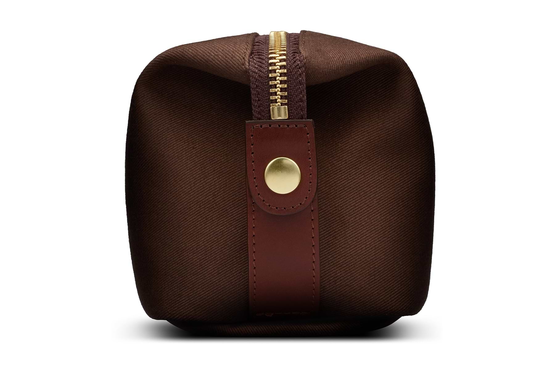 quality hardware on luxury wash bag