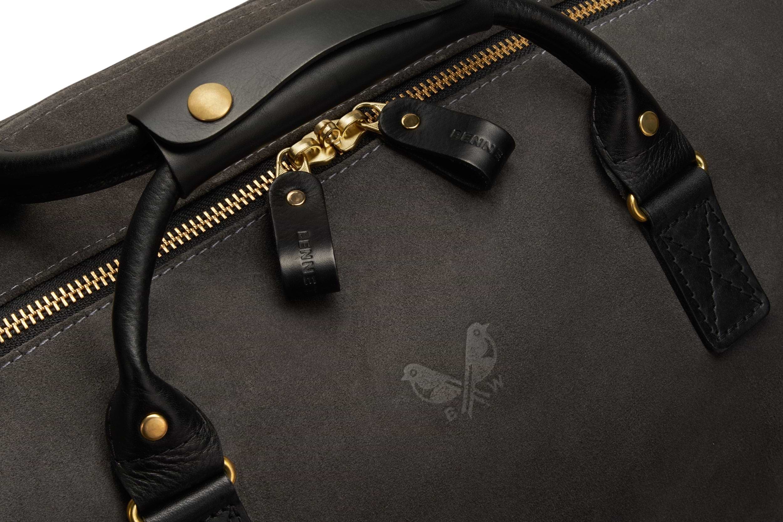 closures on weekender bag