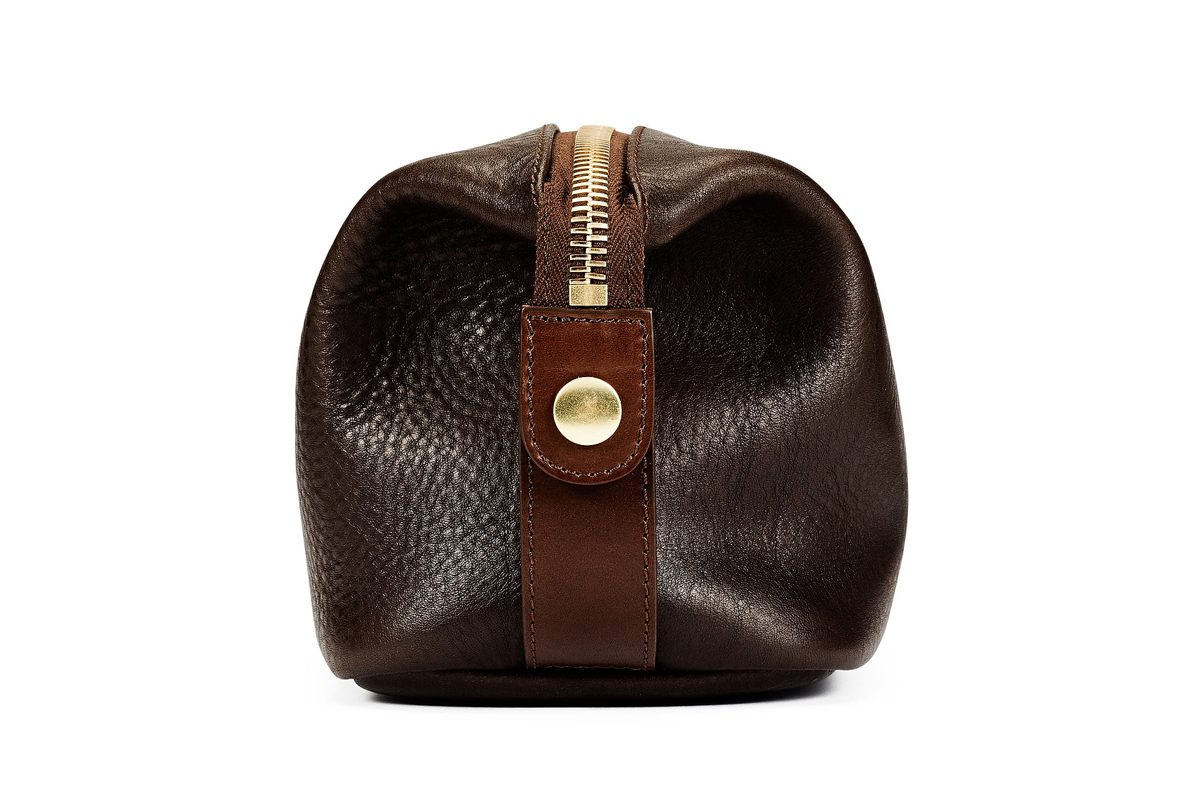 display of well made hardware on luxury wash bag