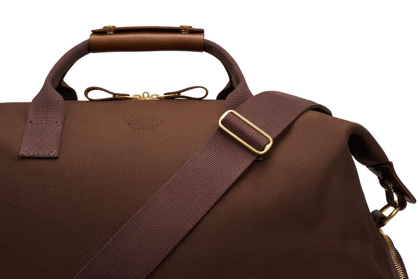 detachable shoulder strap for the weekender bag