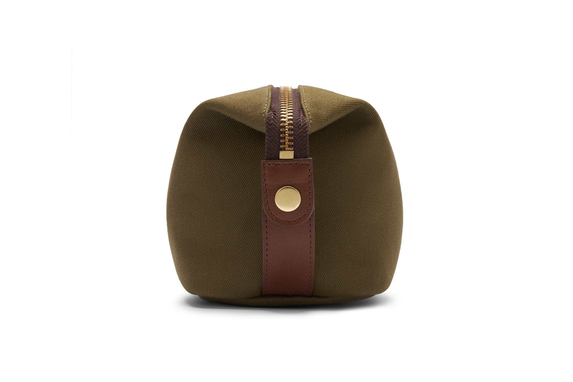 quality hardware on luxury wash bag