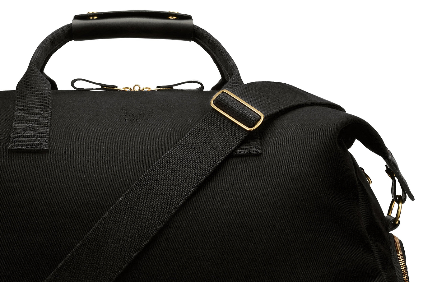 detachable shoulder strap for the weekender bag