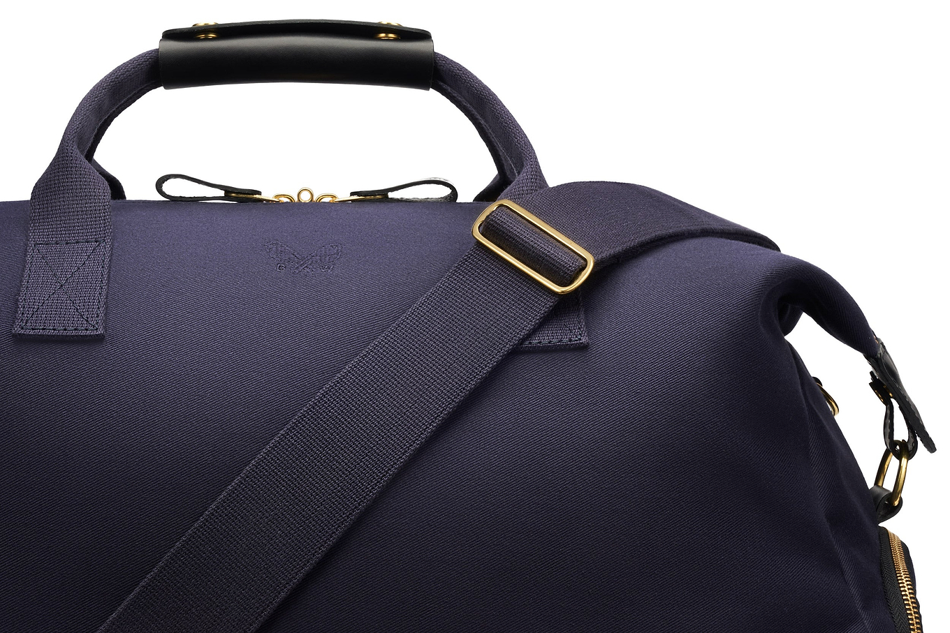 detachable shoulder strap for the weekender bag