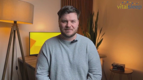 Man sharing VitalSleep benefits in video review