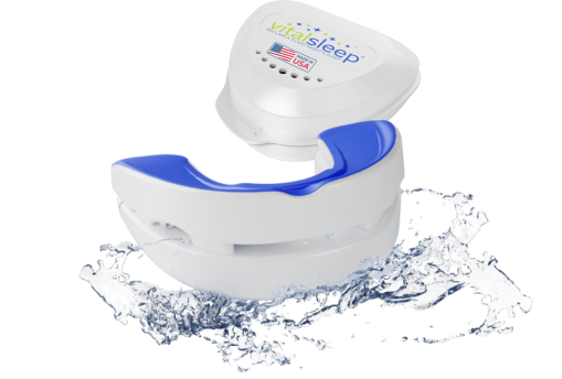 snoring aid in water and with case