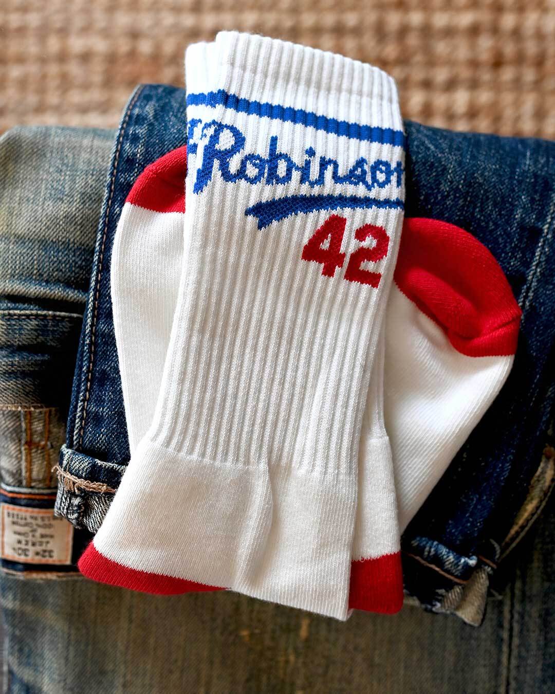 jackie-robinson-42-white-socks jackie-robinson-42-white-socks