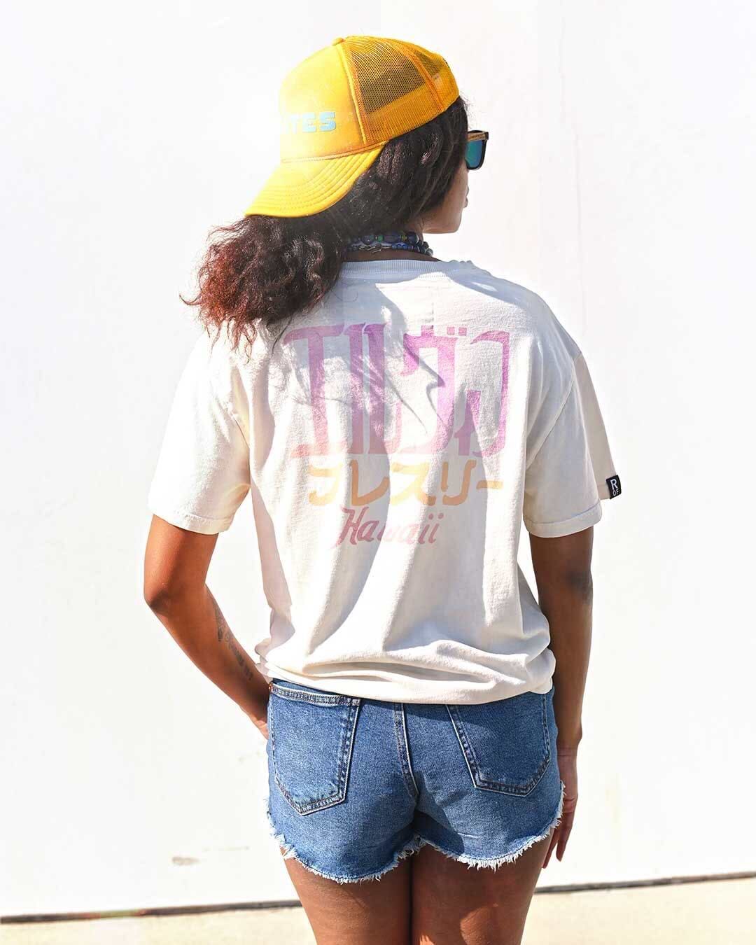Elvis Hawaii Women's Creme Tee - Roots of Fight Canada