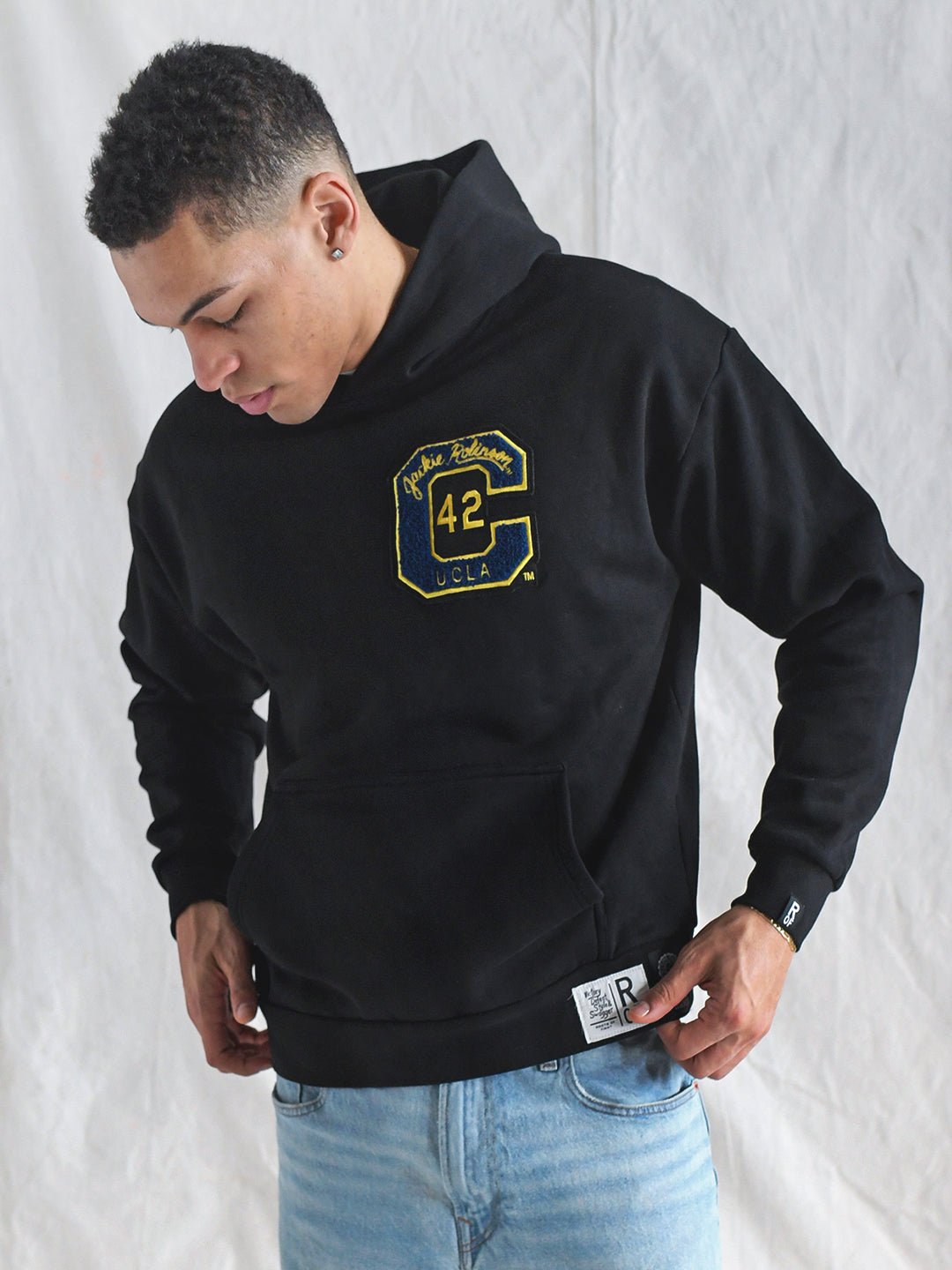 UCLA - Jackie Robinson 4 - Sport Star Black Heavyweight PO Hoody - Roots of Fight Canada