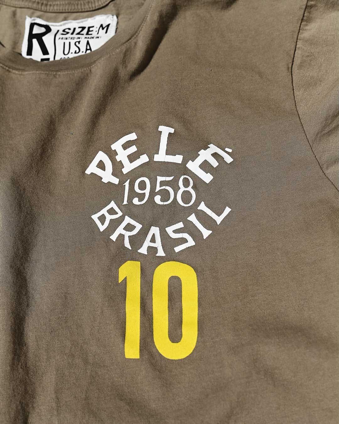Pelé 1958 Brasil Olive Tee - Roots of Fight Canada
