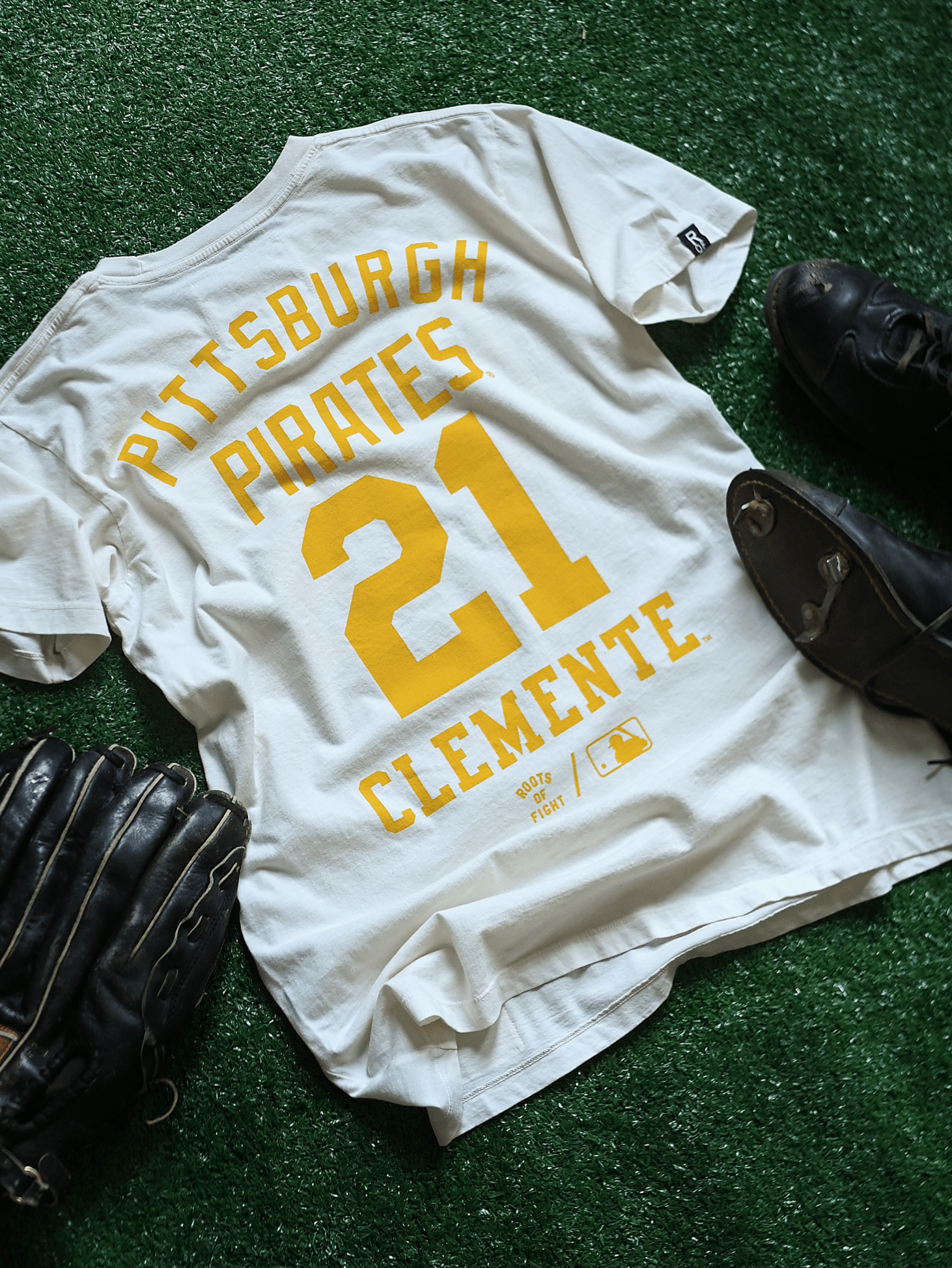 PIT Pirates Roberto Clemente '60 White Tee - Roots of Fight