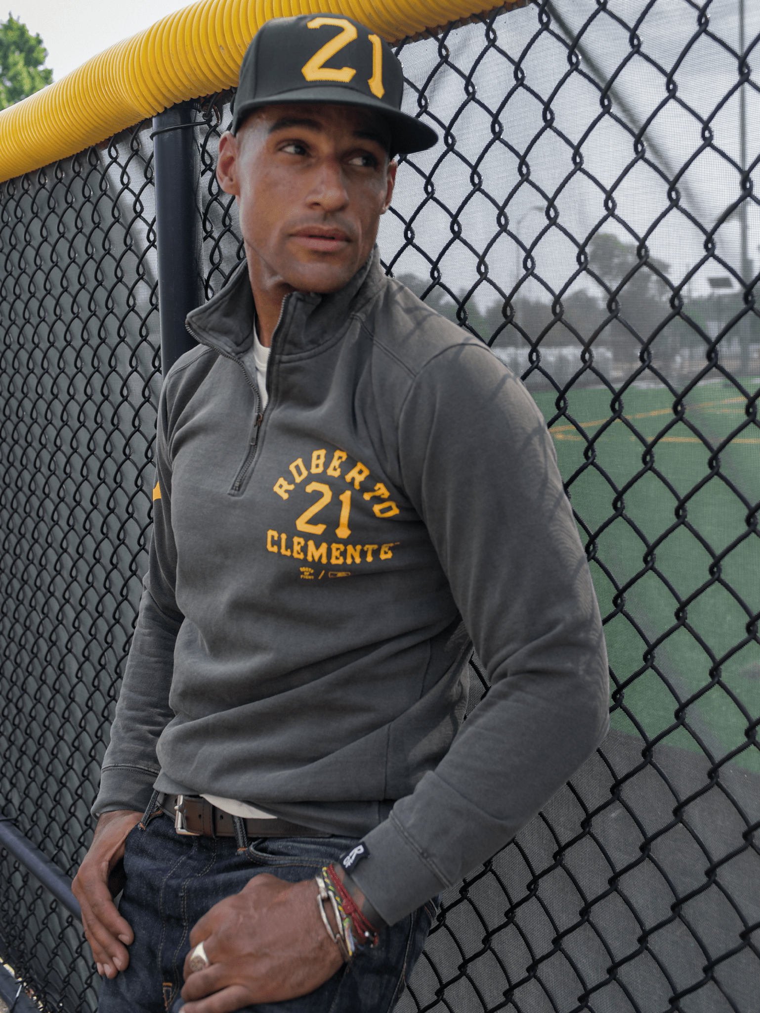 PIT Pirates Roberto Clemente Charcoal QZ Sweatshirt - Roots of Fight