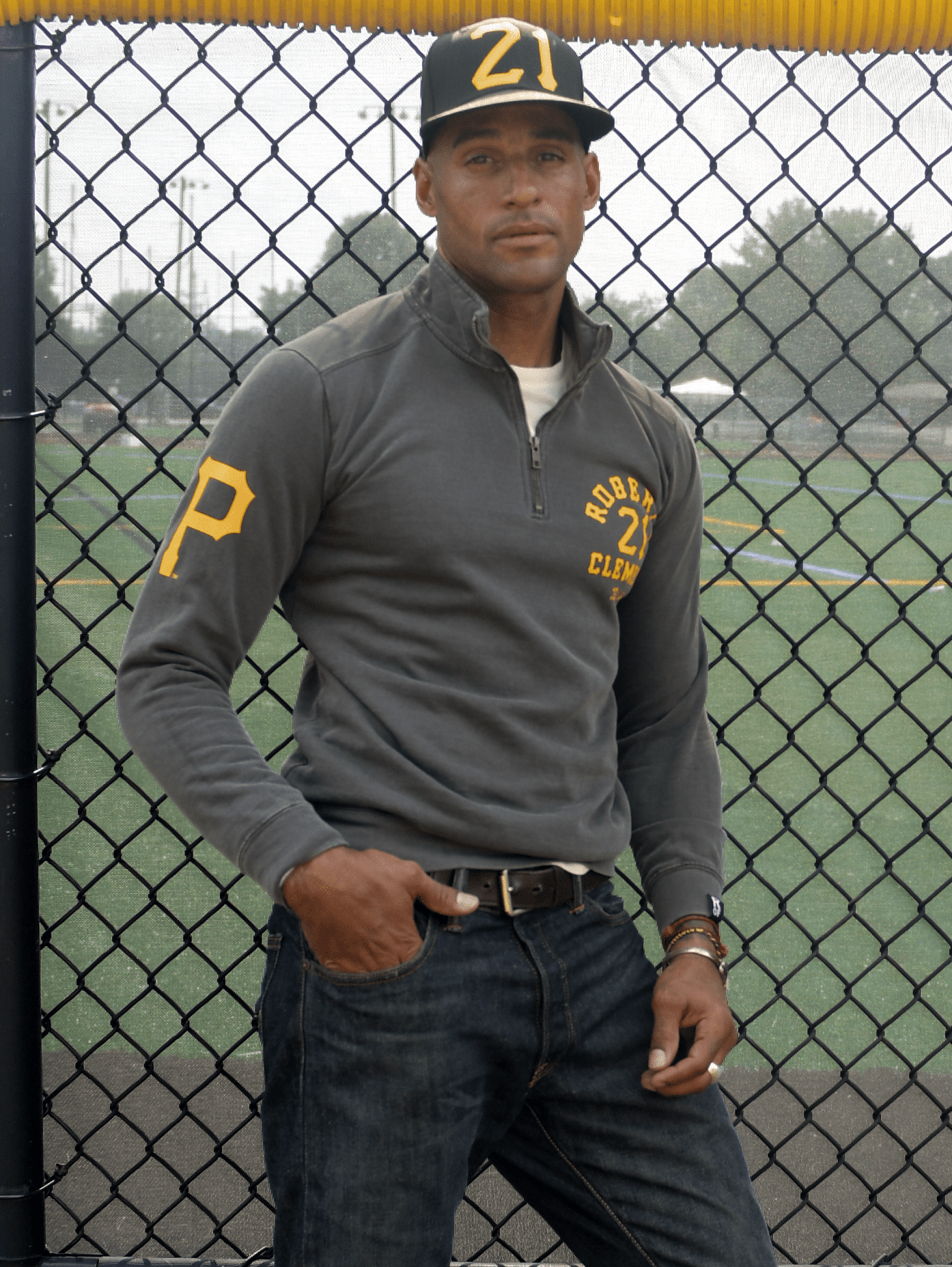 PIT Pirates Roberto Clemente Charcoal QZ Sweatshirt - Roots of Fight