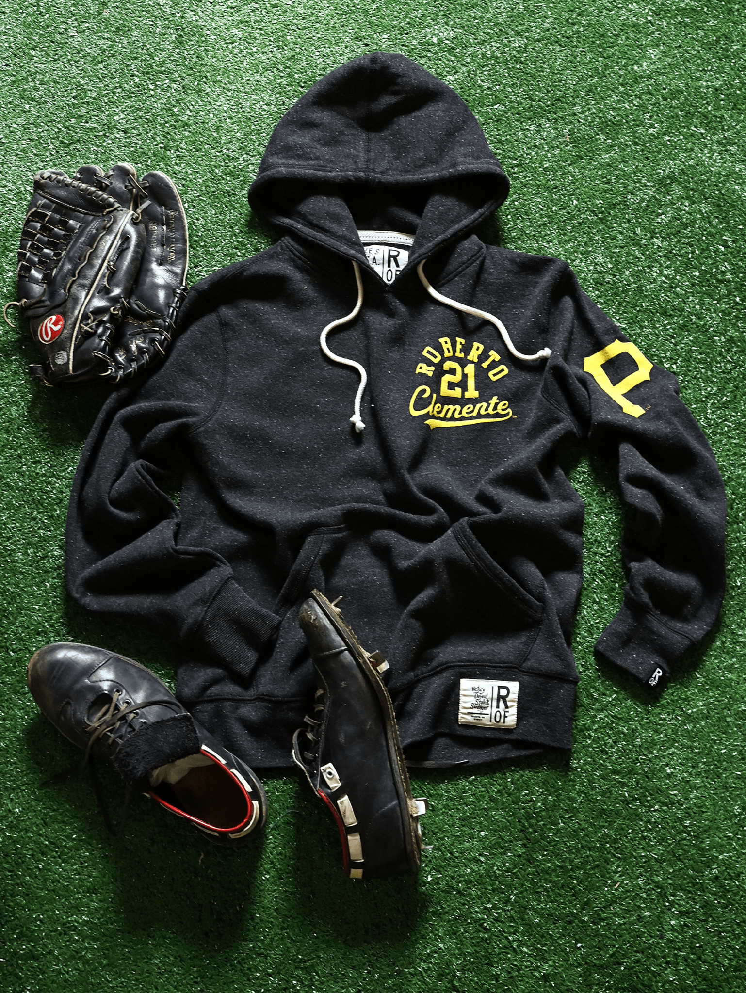 PIT Pirates Roberto Clemente Legacy Black PO Hoody - Roots of Fight