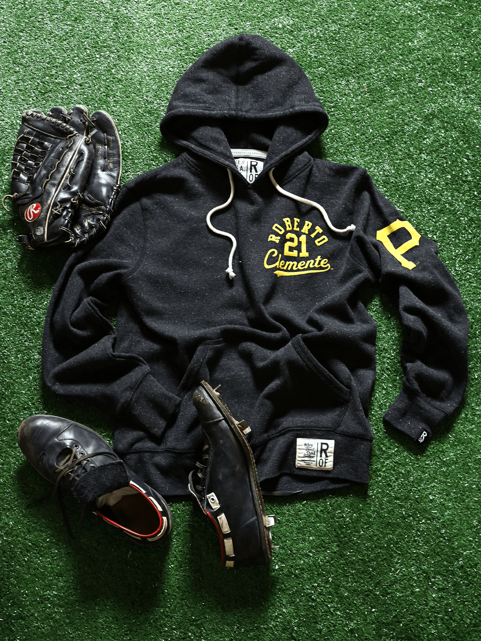 PIT Pirates Roberto Clemente Legacy Black PO Hoody - Roots of Fight