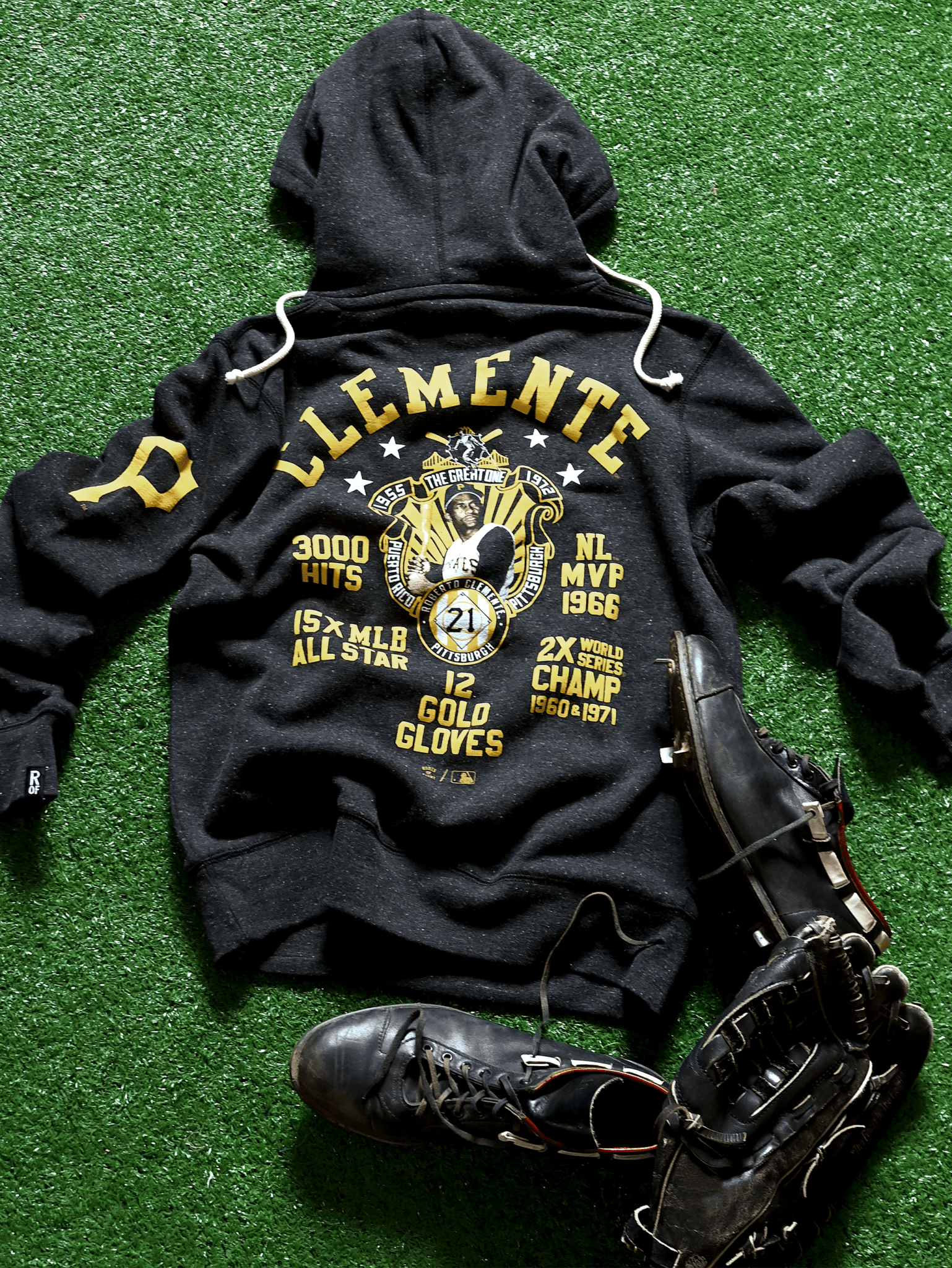PIT Pirates Roberto Clemente Legacy Black PO Hoody - Roots of Fight