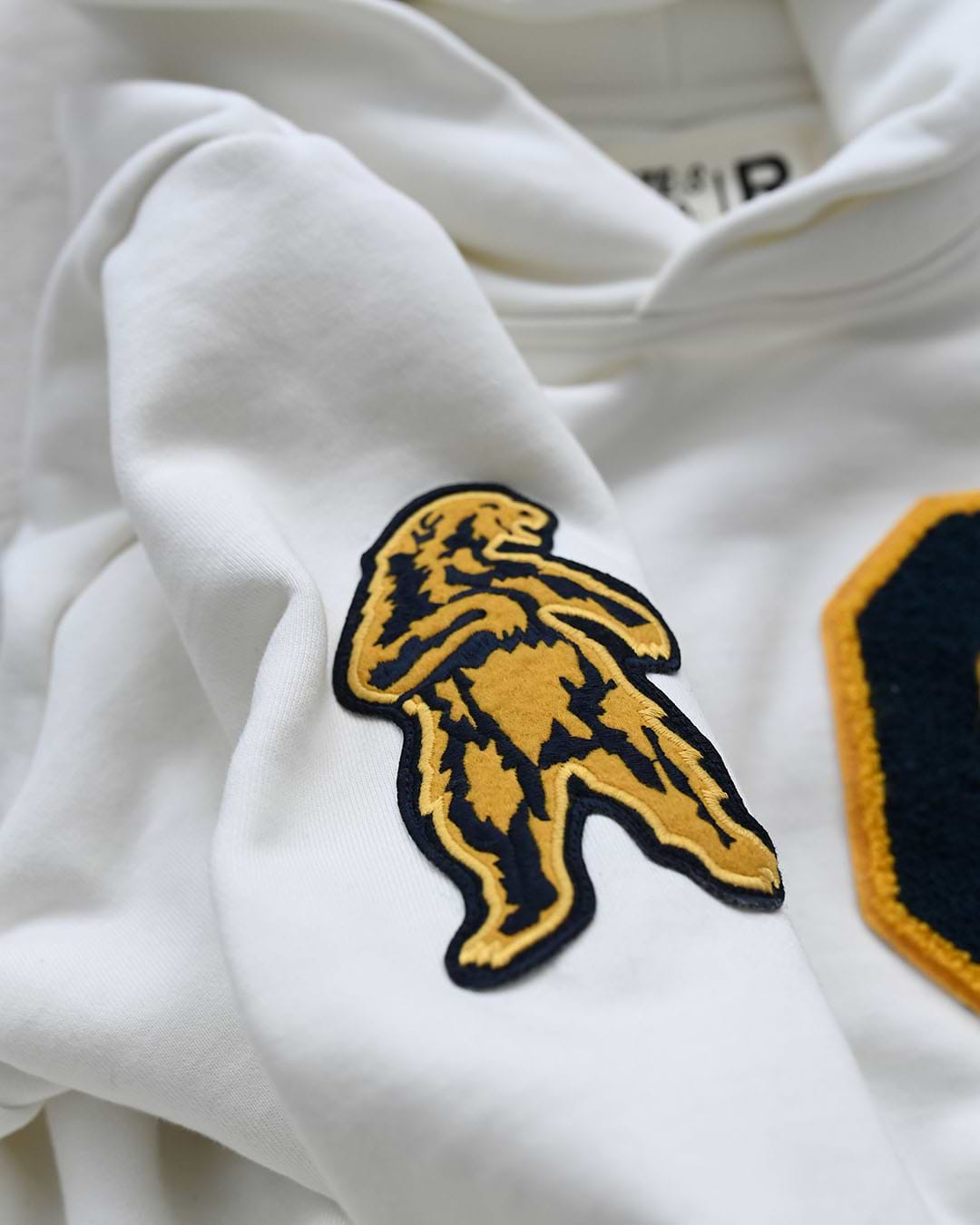 UCLA - Robinson Era White Heavyweight PO Hoody - Roots of Fight
