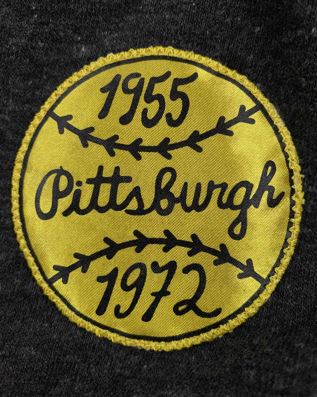 Roberto Clemente #21 Pullover Hoody - Roots of Fight Canada