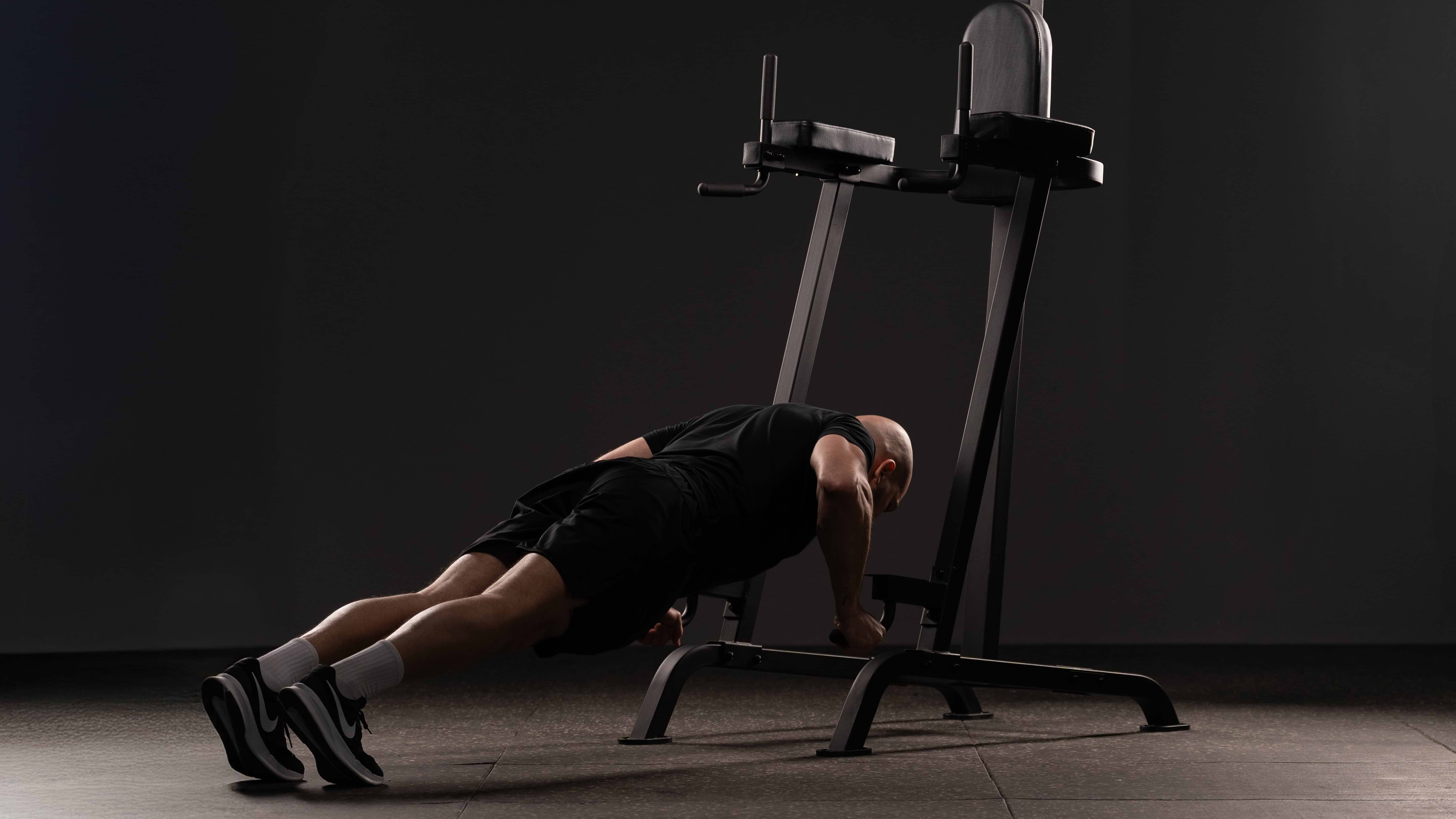 Plank mit Parallettes