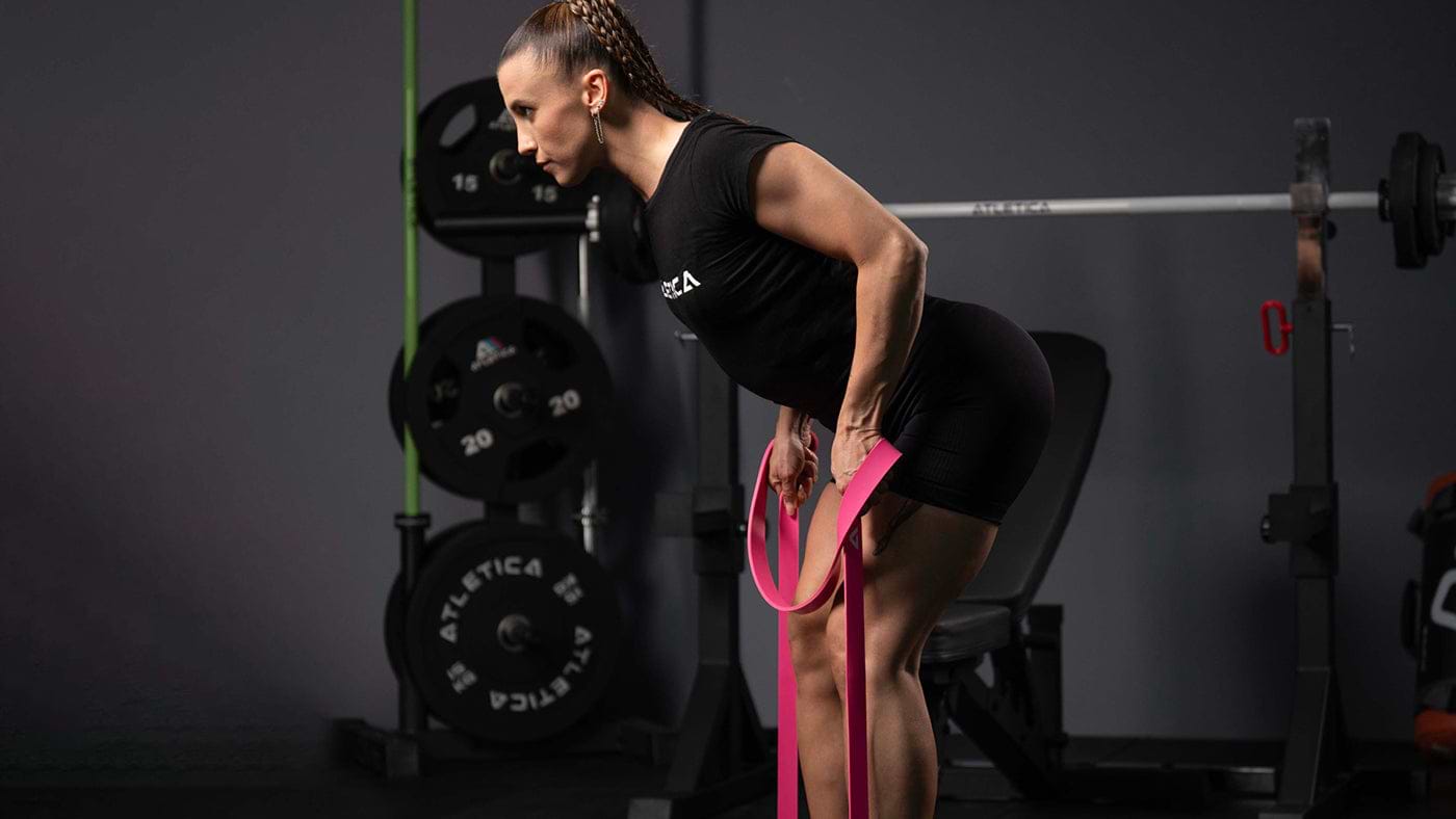 Theraband Übungen: Effektives Training für zu Hause und unterwegs | ATLETICA