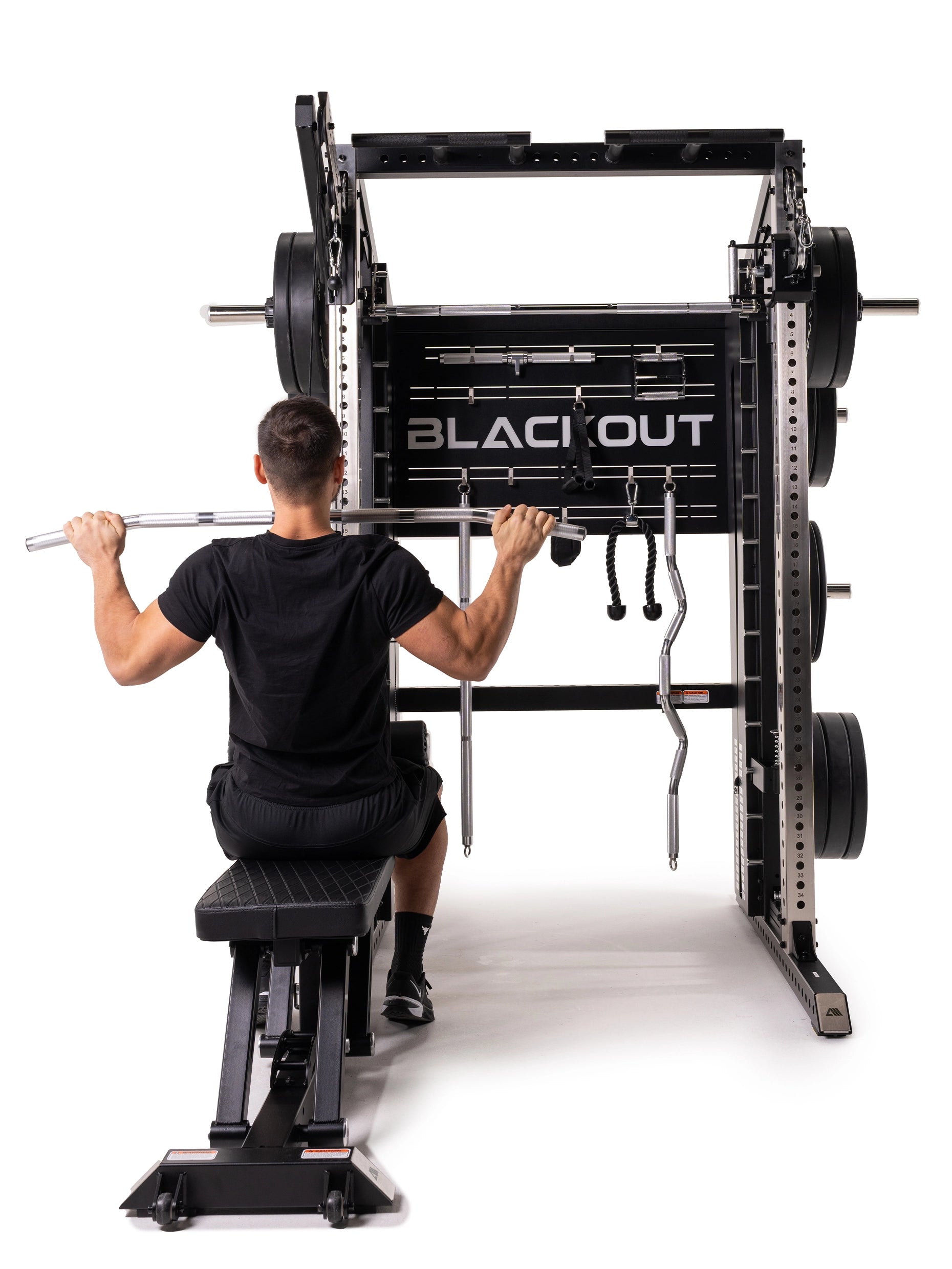 Blackout Kraftstation mit Latzug und Latzug-Sitz: Latziehen