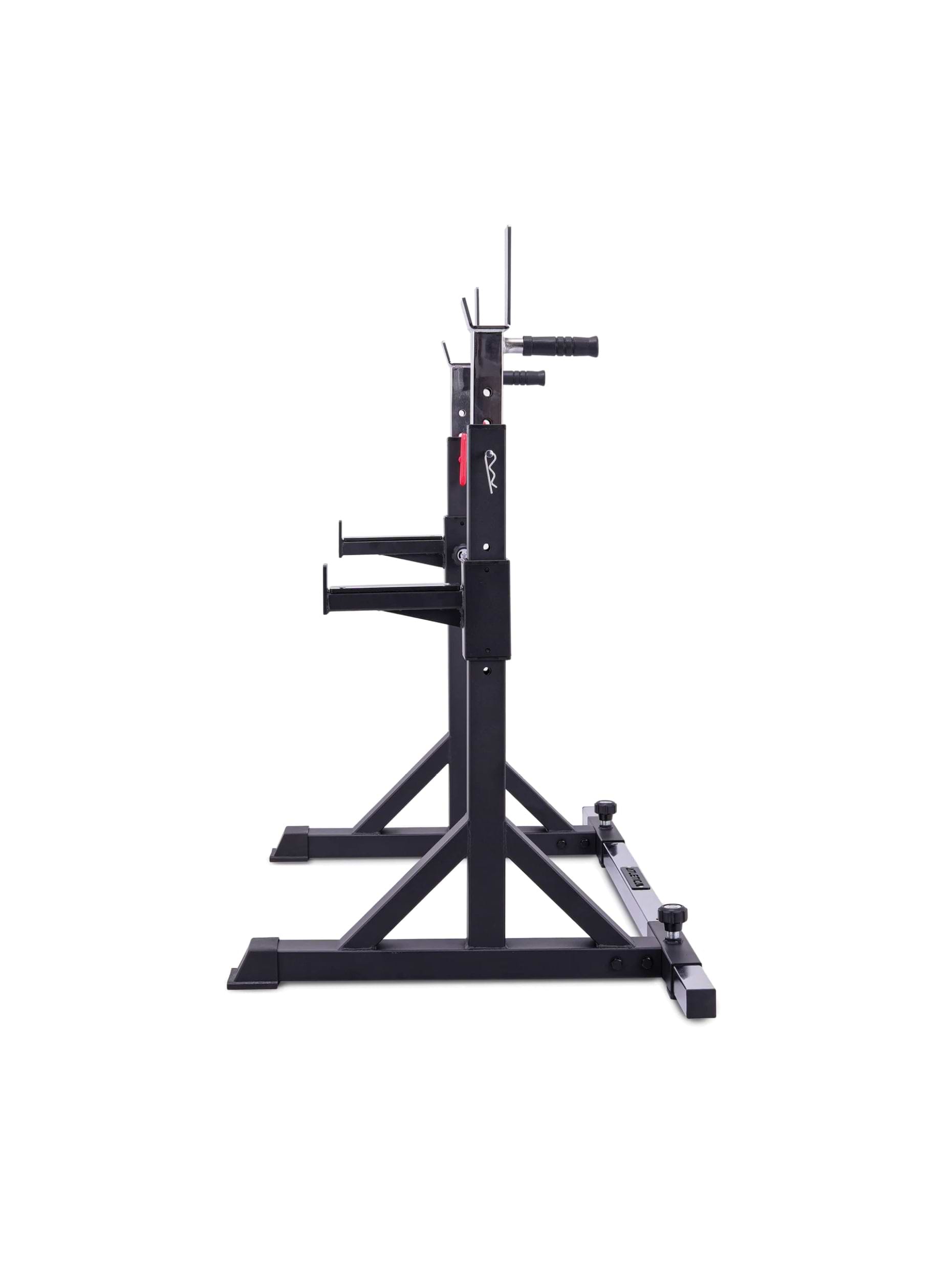 Kraftgerät Kompakter Kniebeugenständer Twin Free Stands – belastbar bis zu 250 kg und inklusive praktischer Notablagen.