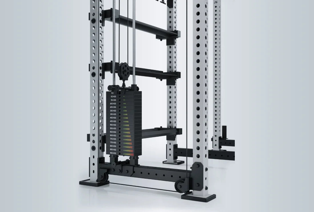 R8 Falcon Power Rack: 95 kg Gewichtsblock, durch das 2:1 Übersetzungsverhältnis in feinen 2,5-kg-Sprüngen einstellbar