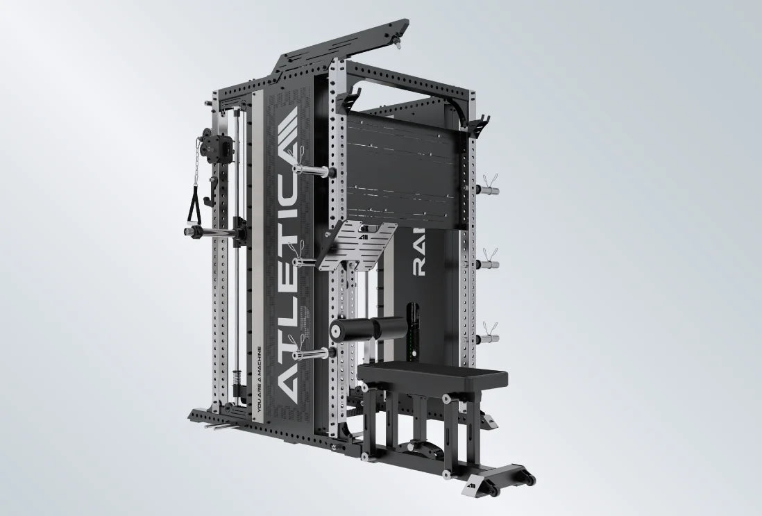 Kraftstation Rampage von Atletica mit platzsparendem Design